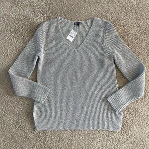 Gray/white vneck sweater